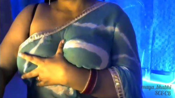 Hot Sexy Lady Bhabhi Showing Off Her Lovely Boobs Keeping Her Bra Off Her Boobs Under Her Boobs - desi-porntube.com on pornogates.com