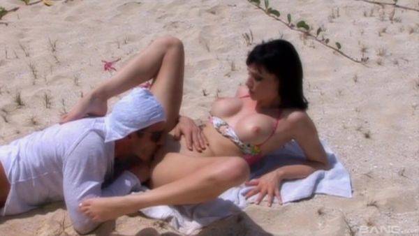 Erotic play by the beach with a random man set to fuck her like crazy - hellporno.com on pornogates.com