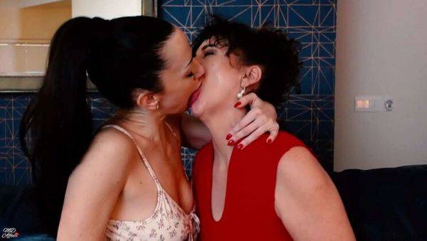 Lesbian Stepmom Seduction: Dirty Kisses with Savvy Star - veryfreeporn.com on pornogates.com