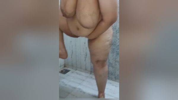 Bath Show Desi Bath Show Show Her Huge Ass With Bbw Chubby And Huge Boobs - desi-porntube.com on pornogates.com