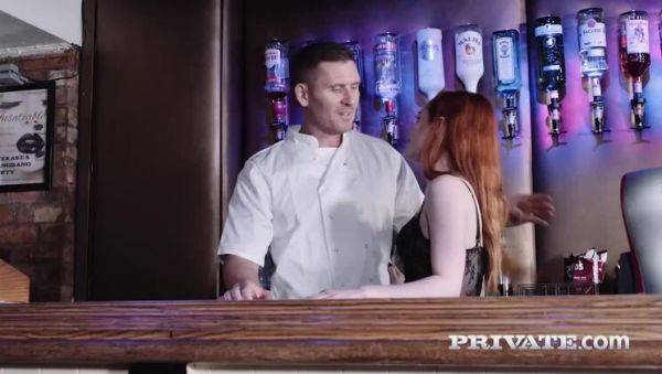 Swinger Ella Hughes Takes a Facial at the Bar - porntry.com on pornogates.com