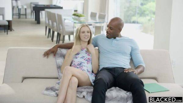 Rachel James & Flash Brown: Petite Blonde in Interracial Encounter with Big Cock / 20.7.2015 - veryfreeporn.com on pornogates.com