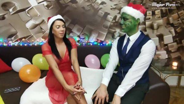 Daniella Derusky & Mugur: The Grinch X-Rated Spoof (2021) - xxxfiles.com on pornogates.com