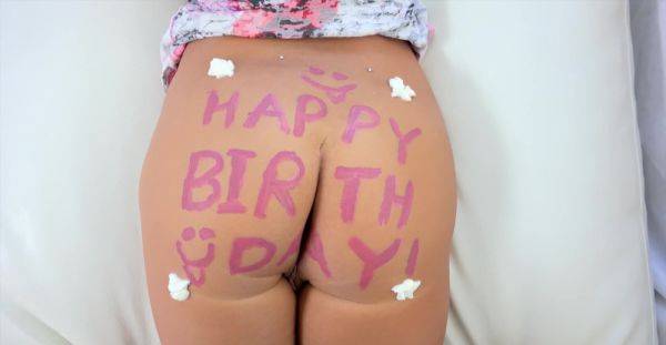 Sensual beauty creamed well after enjoying her birthday present - alphaporno.com on pornogates.com