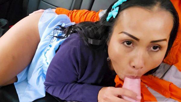 Amateur Thai MILF sucking BWC in the car - drtuber.com on pornogates.com