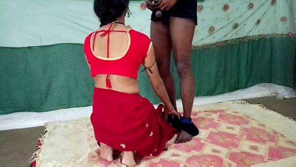 Devar Bhabhi In Padosan Bhabhi Ko Tange Chaudi Karke Choda Or Bhabhi Ko Khub Land Chuswaya Or Ki Land Se Hi Mang Bhar Di - desi-porntube.com on pornogates.com